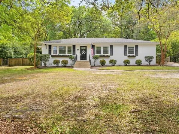 3827 Hillcrest Ln, Mobile, AL 36693