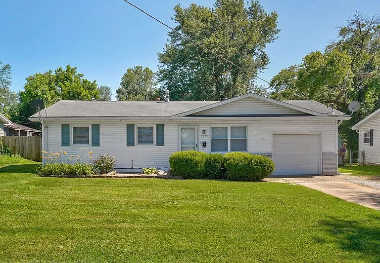 3318 W Dorber Dr — Photo 1