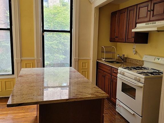 3rd image of 1177 Dean St #1A