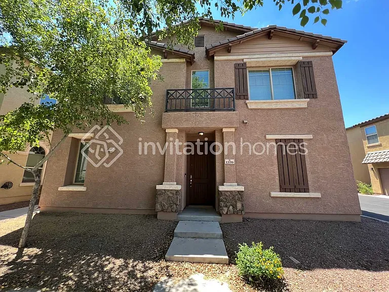 1370 S Ponderosa Dr — Photo 1