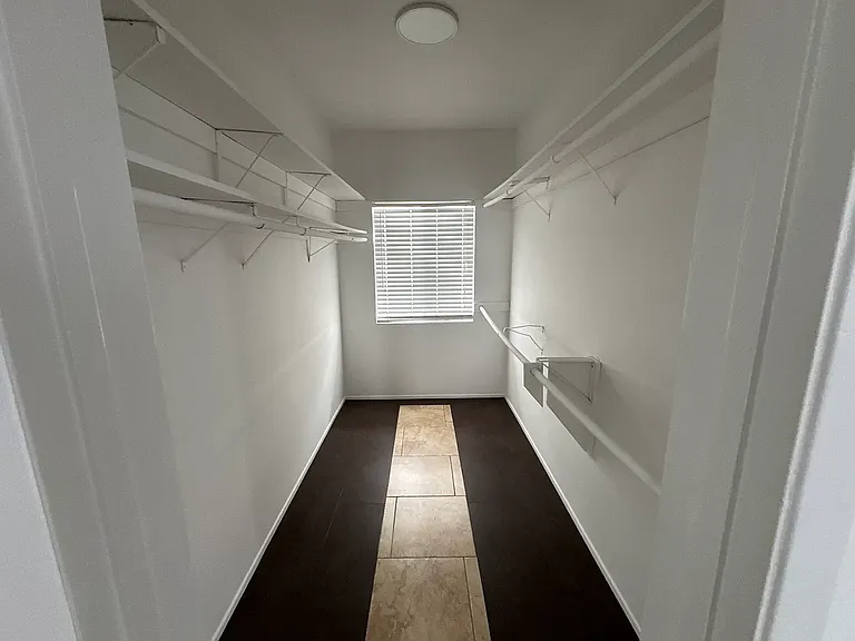 11831 Mayfield Ave #3 — Photo 3