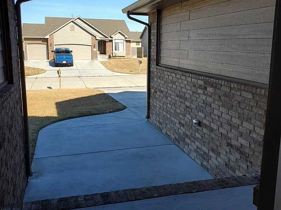 3rd image of 5307 N Rock Spring Ct