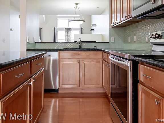 4th image of 3034 Camden Dr #1