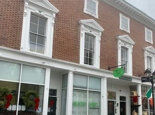 19 Court St #2E, Plymouth, MA 02360