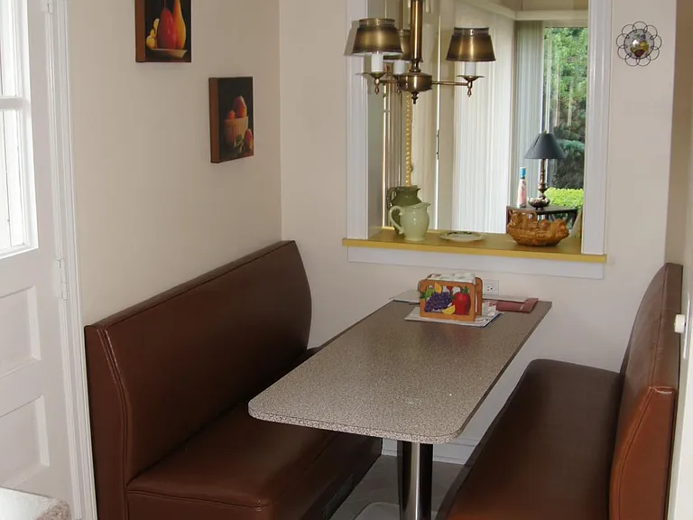 460 Highcrest Dr — Photo 33