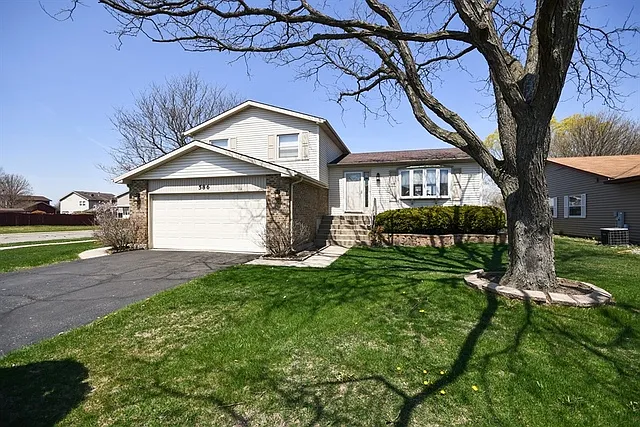 586 Glen Flora Dr photo 1