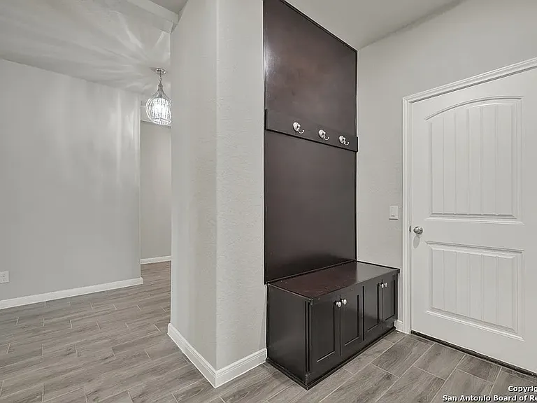 Black Cloud Dr — Photo 21