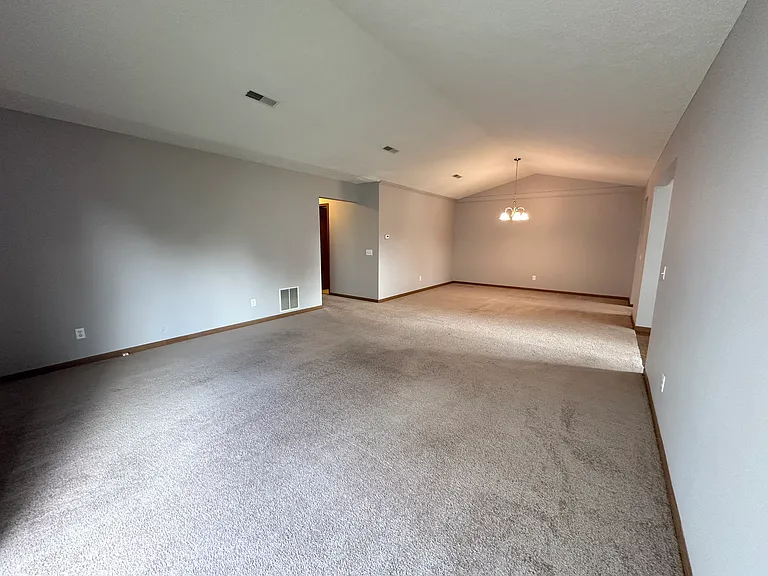 4427 Venetian Dr — Photo 11