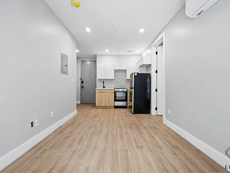 809 Midwood St #2G — Photo 3