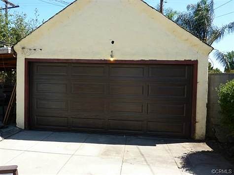 2nd image of 218 E Hawthorne St