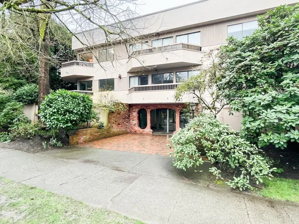 2190 W 8th Ave #305, Vancouver, BC V6K 2A4