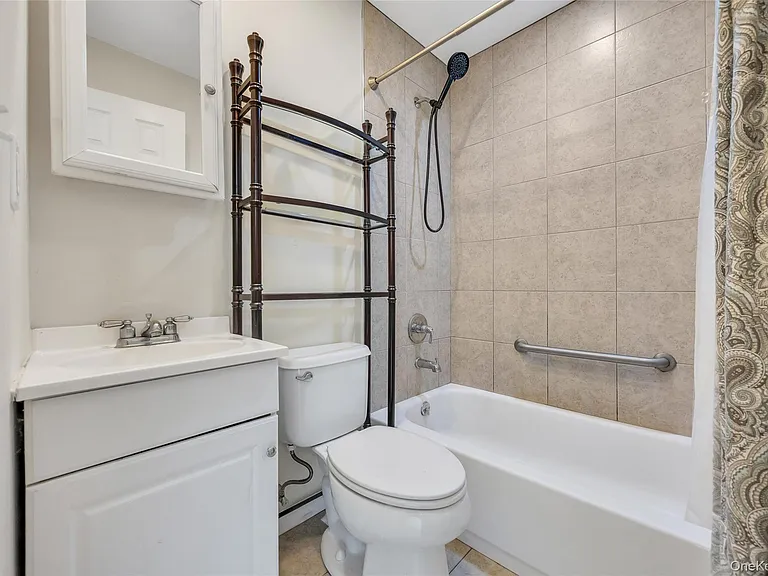 22 Maplewood Ave — Photo 10