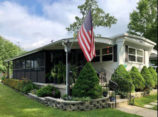 212 Ironwood Dr, Hendersonville, NC 28739