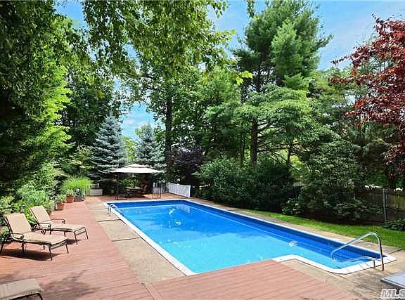 4th image of 38 Morewood Oaks