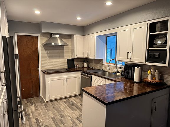 5th image of 2274 Marlene Ave
