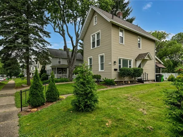 858 11th St NE, Massillon, OH 44646