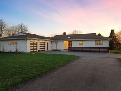 74 Honeyman Ave, Middletown, RI, 02842