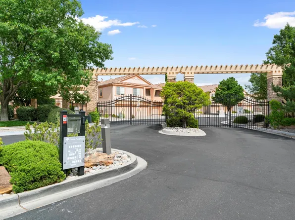 5280 Na Pali St NE, Albuquerque, NM 87111