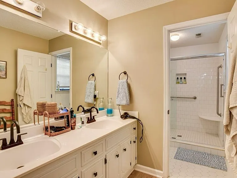 115 Hammond Place Cir #115 — Photo 11