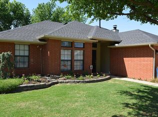 1804 Victoria Dr, Edmond, OK 73003