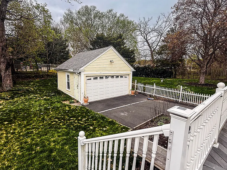 38 Grandview Ave — Photo 20