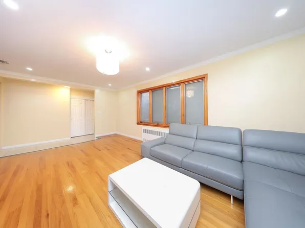 70-07 171st Street image 4 of 32