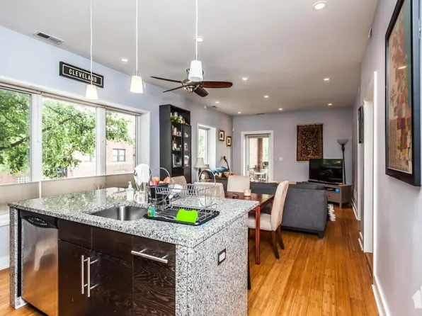 1625 W Ainslie St, Chicago, IL 60640