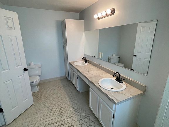 5th image of 12267 Country Walk Ln