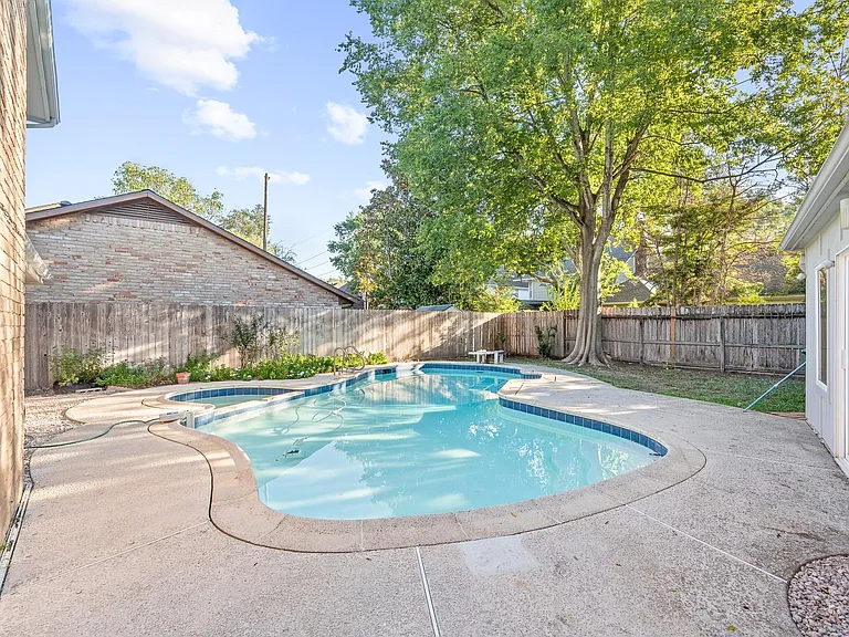 1363 Westgreen Blvd — Photo 43