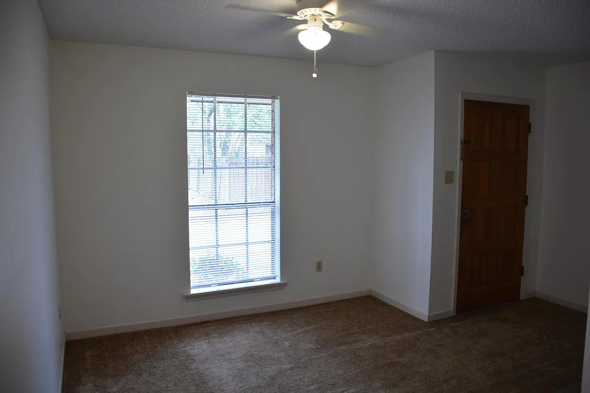 Livingroom - 2543 Rosedale Rd #B