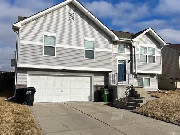 19374 Laci St, Omaha, NE 68135
