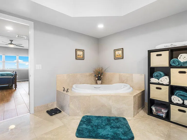 2640 Lake Shore Dr #711 — Photo 28