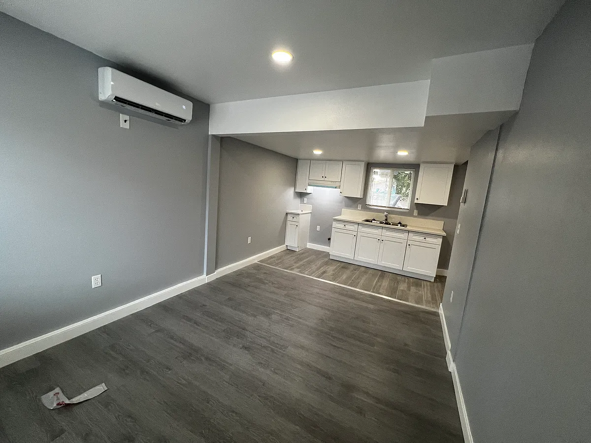 Building Photo - 10426 California Ave #H