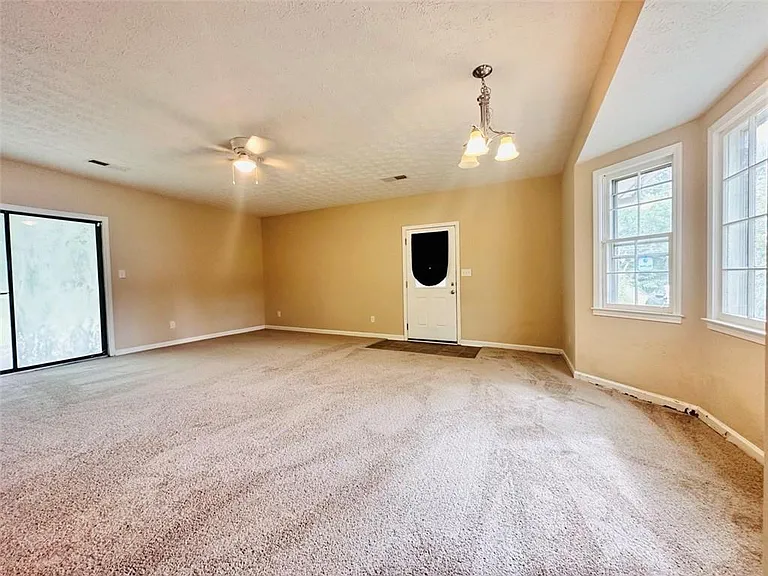 6150 Mallory Rd — Photo 6