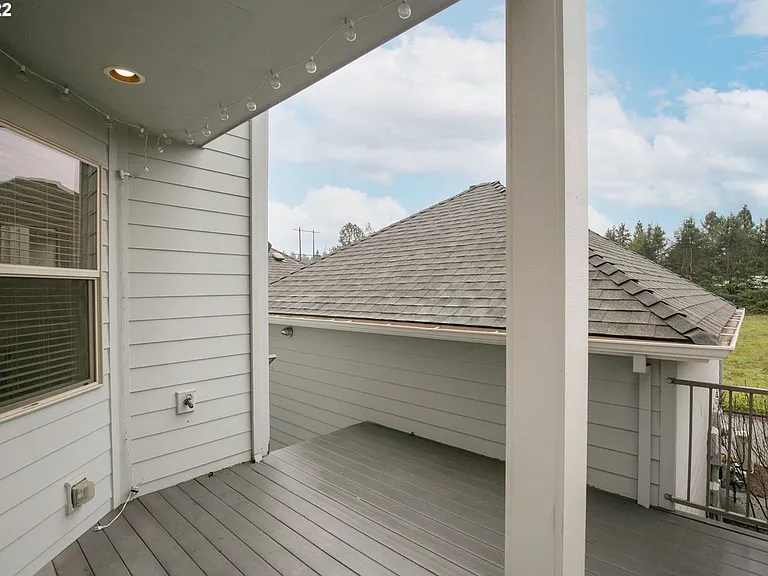 17335 SW Montague Way — Photo 20