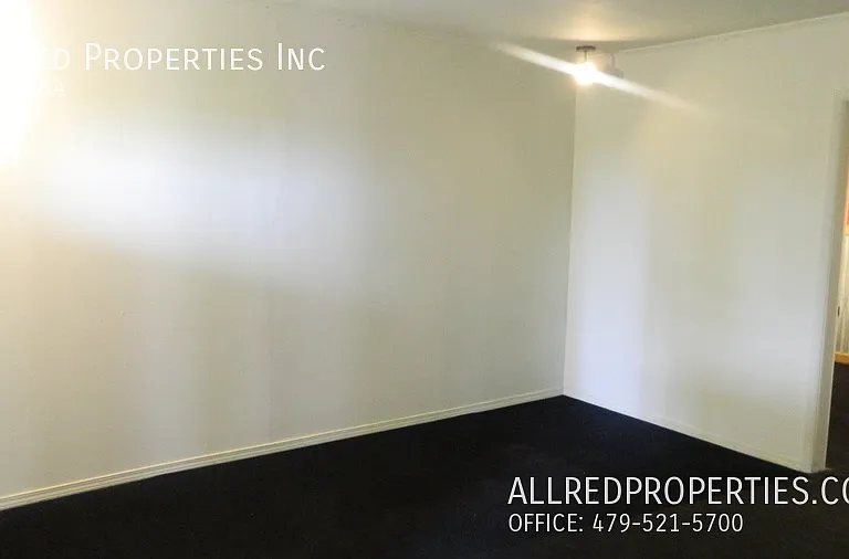621 N Leverett Ave #2 — Photo 4