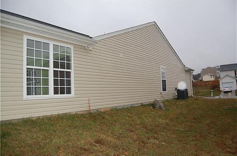 2nd image of 3811 Raintree Dr