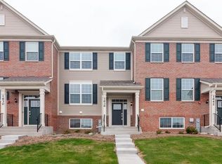 1636 Sager Way Dr, Batavia, IL 60510