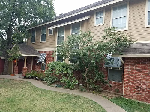 1000 N Riverside Dr #2 Photo 1