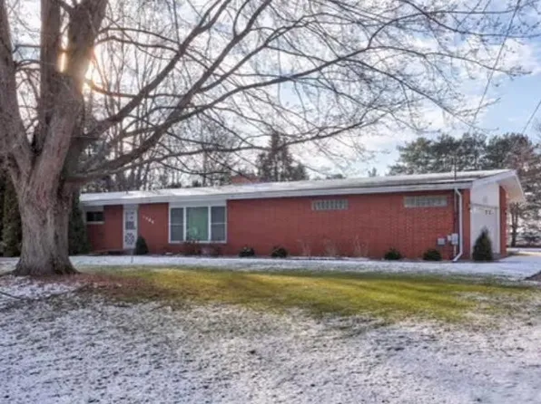 1484 S Beyer Rd, Saginaw, MI 48601