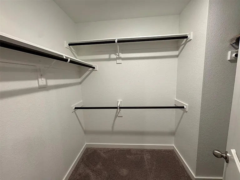 2328 Calvert Dr — Photo 25