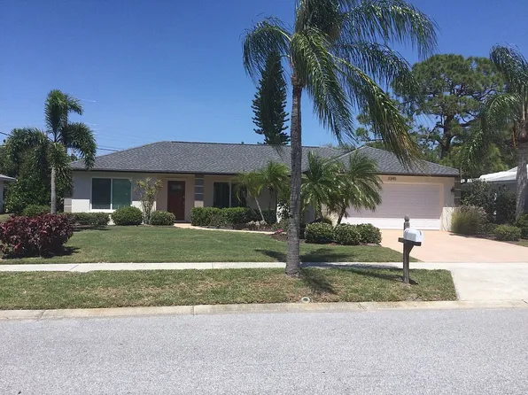 3345 Kenmore Dr, Sarasota, FL 34231