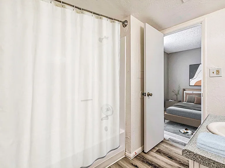 Desert Winds Apartments — Photo 6