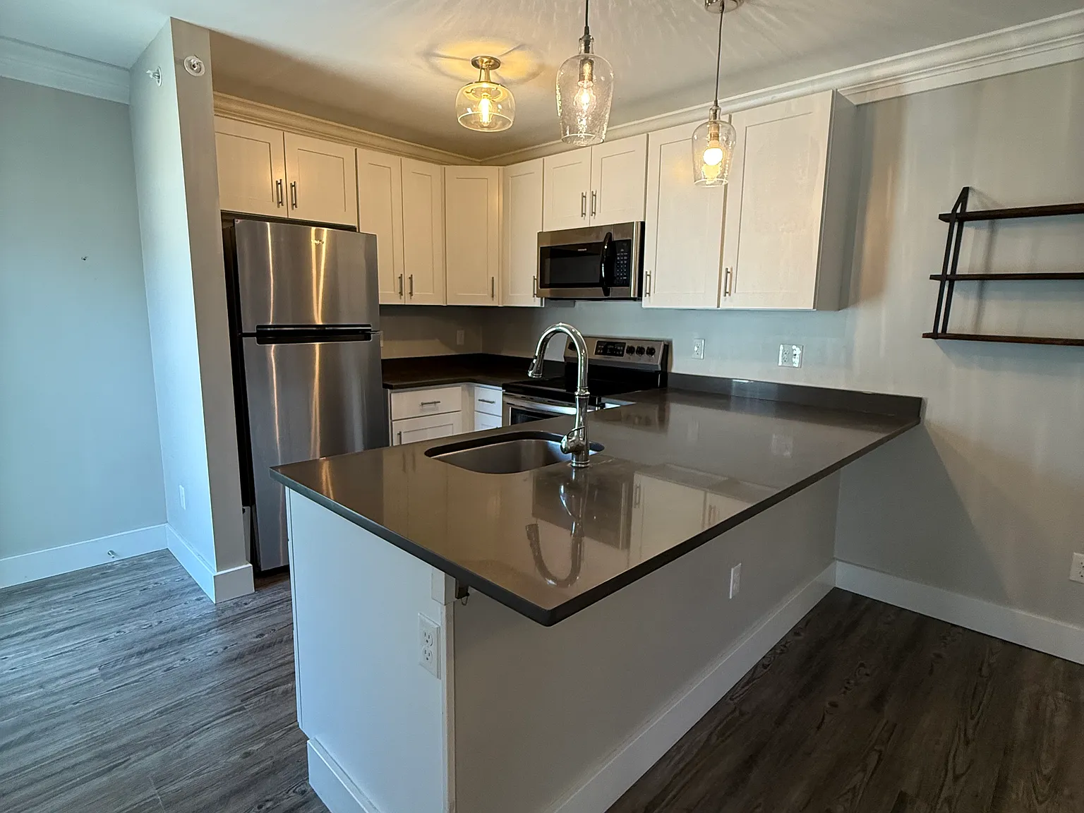 3510 Lafayette Rd — Photo 4