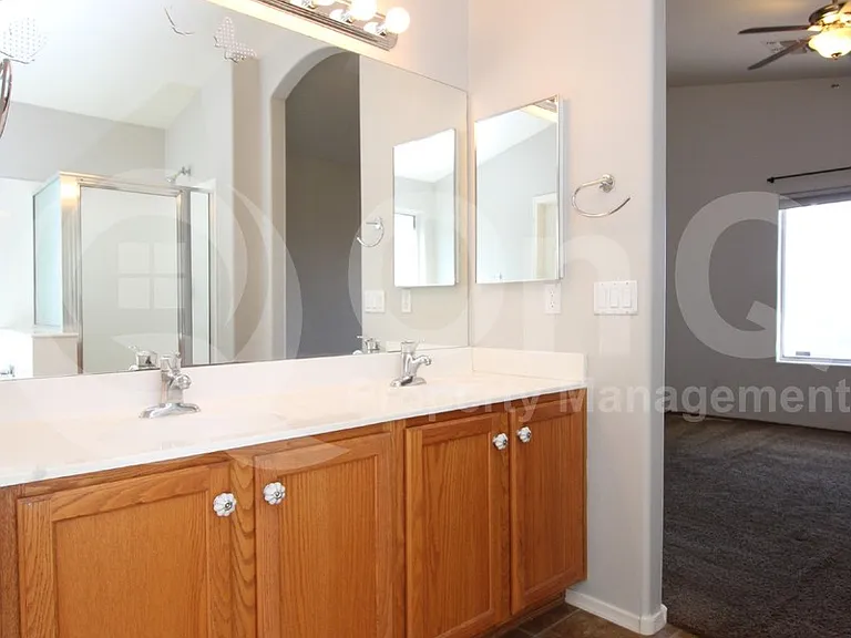 827 W Ivanhoe St — Photo 12