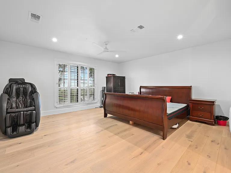 4805 Greystone Dr — Photo 11