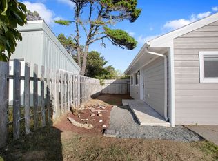 675 Harrison Ave SW, Bandon, OR 97411