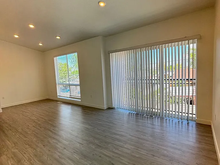 Woods Rose Townhomes — Photo 5