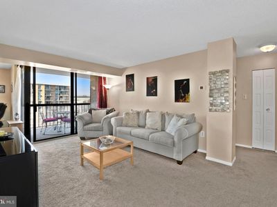 4500 S Four Mile Run Dr APT 1006, Arlington, VA, 22204