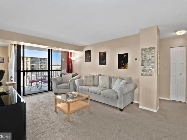 4500 S Four Mile Run Dr APT 1006, Arlington, VA 22204